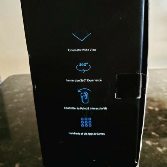 Samsung Gear VR with Controller! New with Box. Bought for $150. - Picture 4 of 13